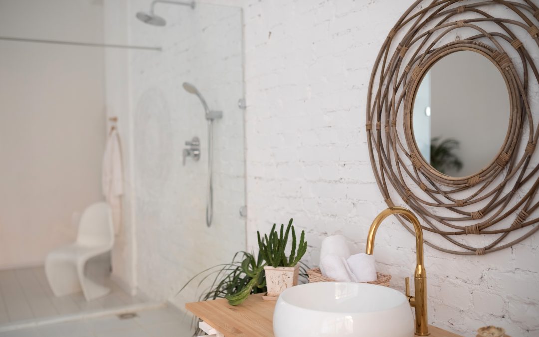 10 formas de transformar tu baño con azulejos blancos